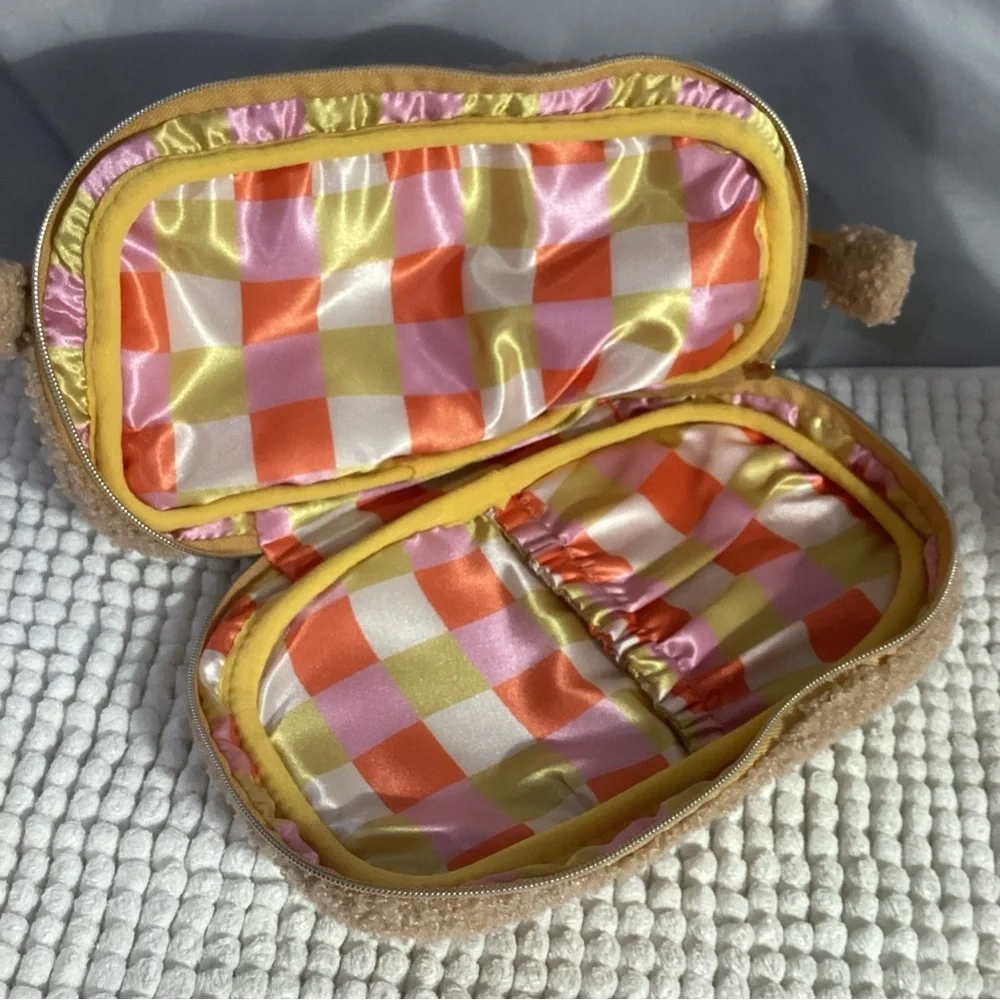 SPECTRUM Limit Ed Disney Winnie The Pooh Fuzzy Makeup Bag, Brush Set & Cleaner